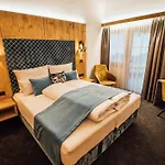 Theresia 4*