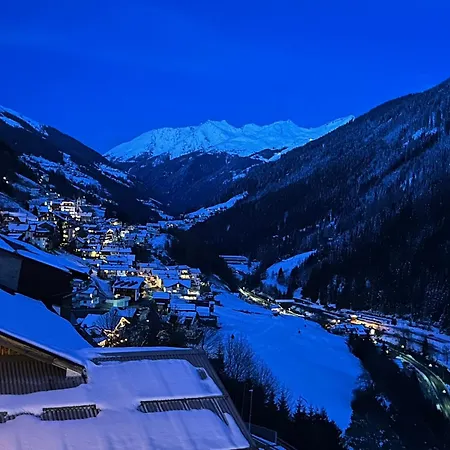 מלון דירות Theresia 4*