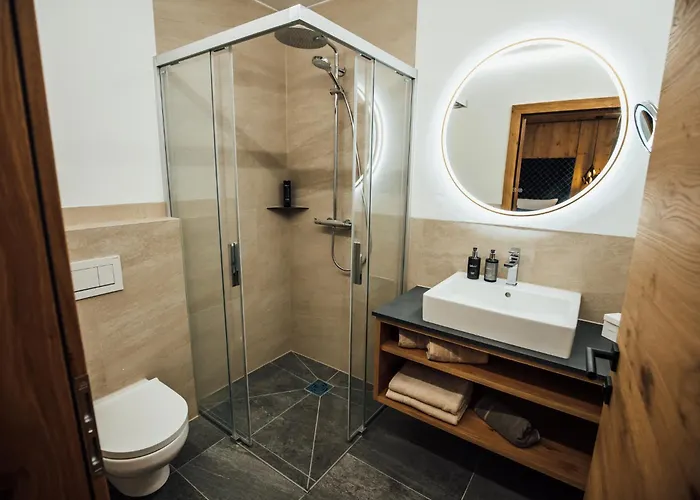 מלון דירות Theresia 4*