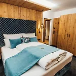 Theresia شقة فندقية 4*
